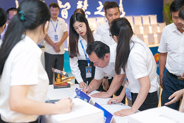 太陽(yáng)能路燈，太陽(yáng)能路燈廠家，太陽(yáng)能路燈價(jià)格