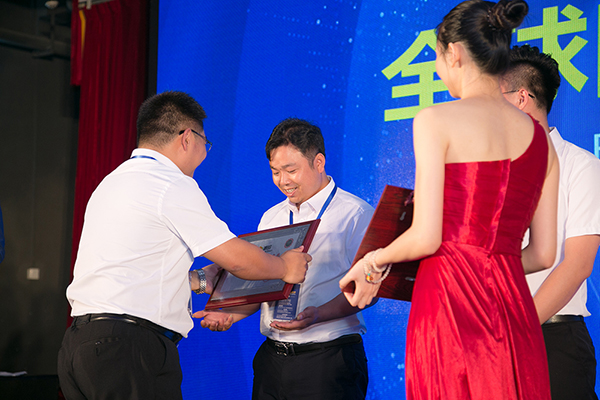 源碼太陽(yáng)能路燈，源碼太陽(yáng)能路燈廠家，源碼太陽(yáng)能路燈價(jià)格